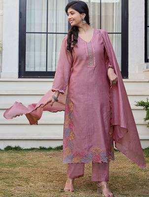 Women Floral Embroidered Regular Thread Work Kurta with Trousers & With Dupatta 5