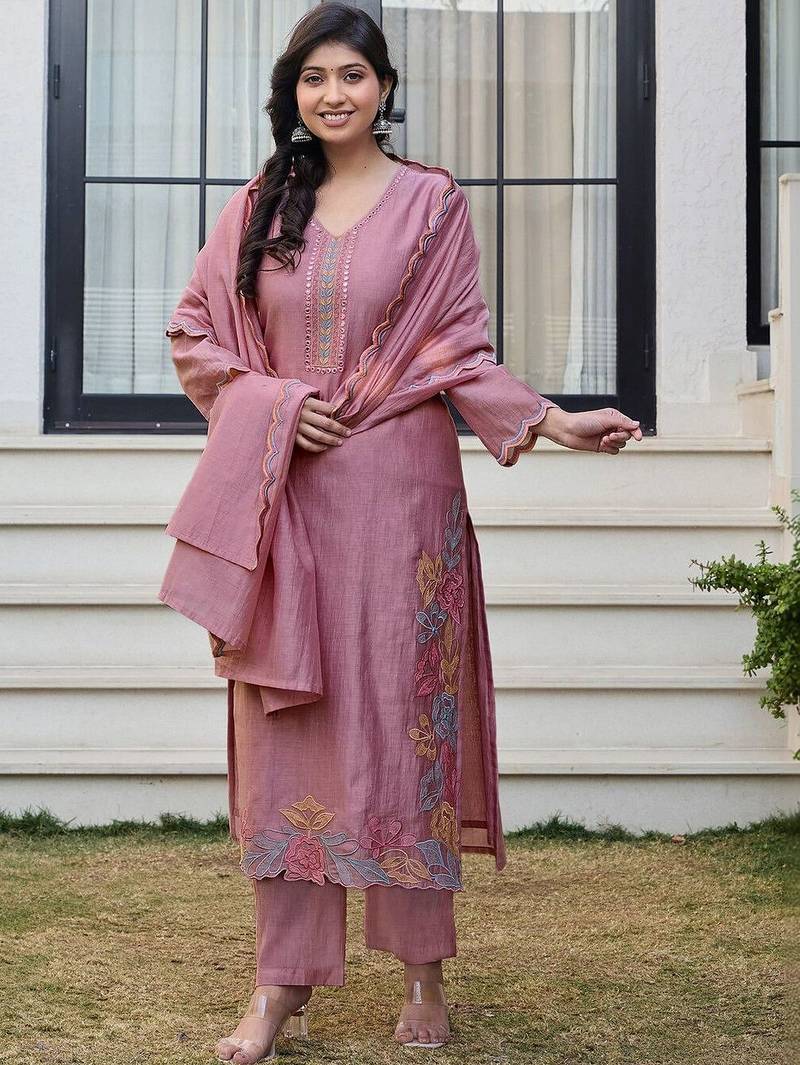 Women Floral Embroidered Regular Thread Work Kurta with Trousers & With Dupatta