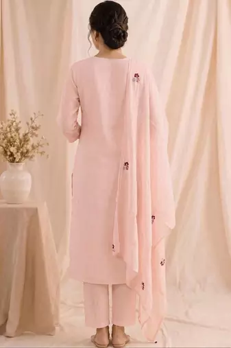 Women Floral Embroidered Regular Thread Work Chanderi Cotton Kurta with Trousers & With Dupatta