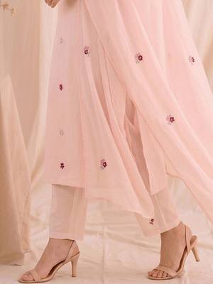 Women Floral Embroidered Regular Thread Work Chanderi Cotton Kurta with Trousers & With Dupatta 6