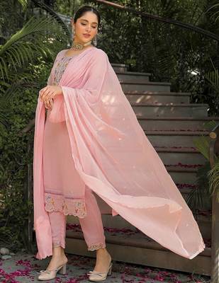 Women Floral Embroidered Regular Thread Work Kurta with Trousers & With Dupatta 4