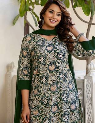 Floral Printed V-Neck Straight Kurta With Trousers & Dupatta 2