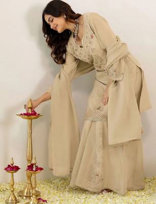 Women Ethnic Motifs Embroidered Regular Thread Work Kurta with Sharara & With Dupatta 4