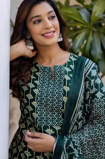 Floral Printed Notch Neck Straight Kurta With Trousers & Dupatta