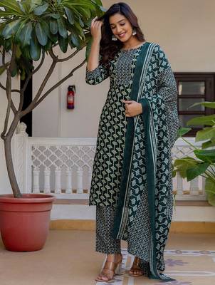 Floral Printed Notch Neck Straight Kurta With Trousers & Dupatta 1