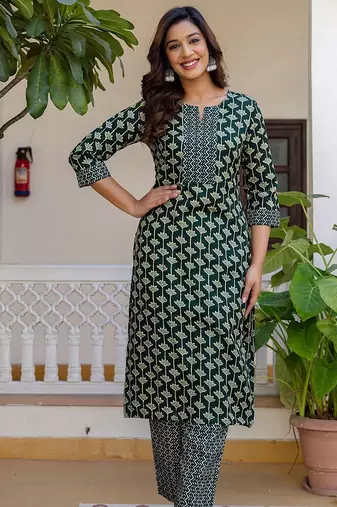 Floral Printed Notch Neck Straight Kurta With Trousers & Dupatta