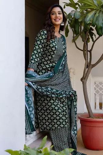Floral Printed Notch Neck Straight Kurta With Trousers & Dupatta