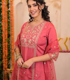 Women Ethnic Motifs Embroidered Thread Work Kurta & Trousers With Dupatta