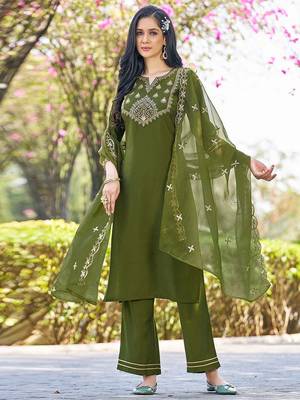 Women Ethnic Motifs Embroidered Kurta with Palazzo & Dupatta 4