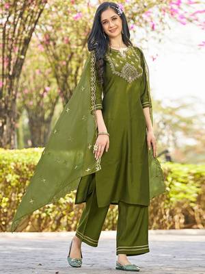 Women Ethnic Motifs Embroidered Kurta with Palazzo & Dupatta 6