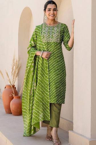Women Leheriya Dyed Regular Sequinned Pure Cotton Kurta with Trousers & With Dupatta