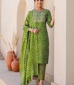 Women Leheriya Dyed Regular Sequinned Pure Cotton Kurta with Trousers & With Dupatta