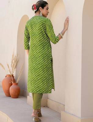 Women Leheriya Dyed Regular Sequinned Pure Cotton Kurta with Trousers & With Dupatta 2