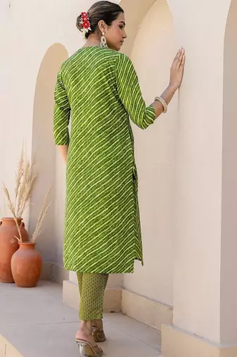 Women Leheriya Dyed Regular Sequinned Pure Cotton Kurta with Trousers & With Dupatta