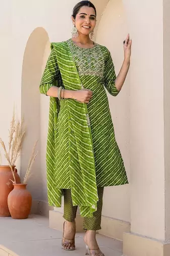 Women Leheriya Dyed Regular Sequinned Pure Cotton Kurta with Trousers & With Dupatta
