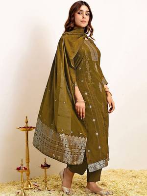 Women Ethnic Motifs Embroidered Regular Kurta with Trousers & With Dupatta 3