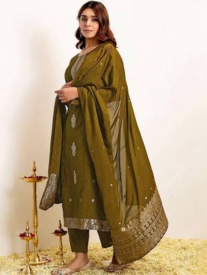 Women Ethnic Motifs Embroidered Regular Kurta with Trousers & With Dupatta 6