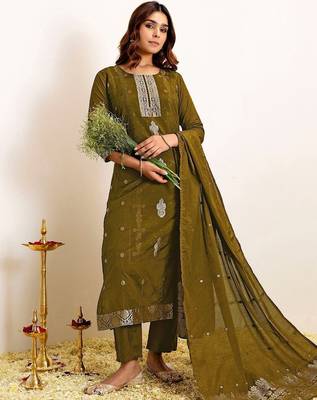 Women Ethnic Motifs Embroidered Regular Kurta with Trousers & With Dupatta 7
