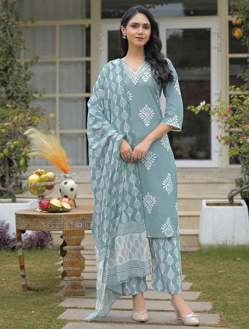 Women Ethnic Motifs Printed Regular Thread Work Kurta with Trousers & With Dupatta