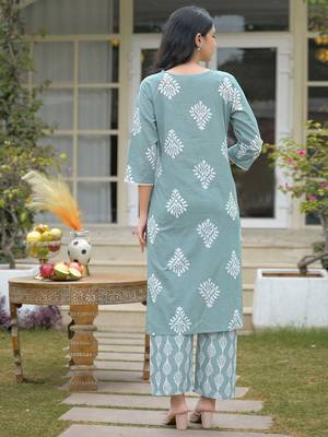 Women Ethnic Motifs Printed Regular Thread Work Kurta with Trousers & With Dupatta 3