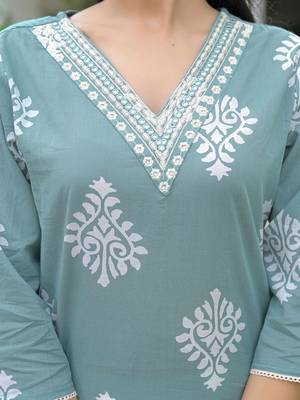 Women Ethnic Motifs Printed Regular Thread Work Kurta with Trousers & With Dupatta 6