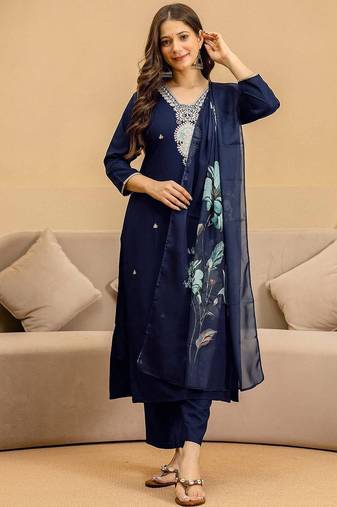 Floral Embroidered Square Neck Thread Work Kurta With Trousers & Dupatta