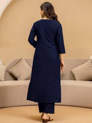 Floral Embroidered Square Neck Thread Work Kurta With Trousers & Dupatta 5