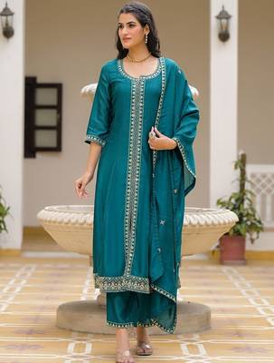 Women Regular Kurta with Pyjamas & With Dupatta 1