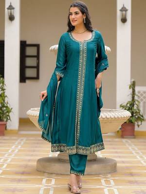 Women Regular Kurta with Pyjamas & With Dupatta 3