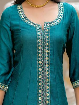 Women Regular Kurta with Pyjamas & With Dupatta 6