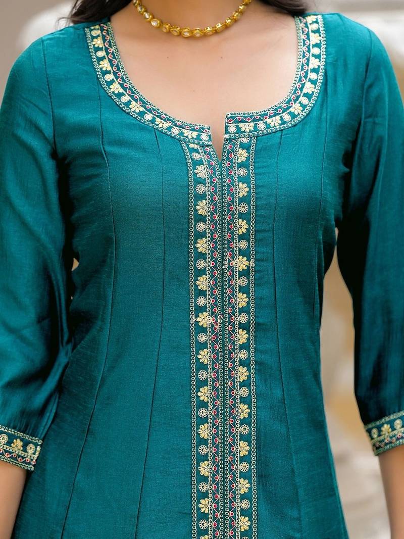 Women Regular Kurta with Pyjamas & With Dupatta