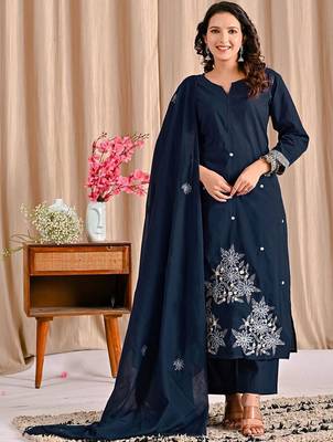 Women Floral Embroidered Regular Thread Work Kurta with Trousers & With Dupatta 1
