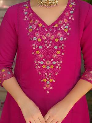 Women Floral Embroidered Regular Thread Work Kurta with Trousers & With Dupatta 4
