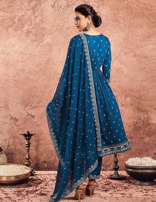 Women Ethnic Motifs Printed Regular Kurta with Trousers & Dupatta 5