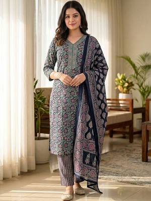 Women Floral Printed Regular Pure Cotton Kurta with Trousers & With Dupatta 1