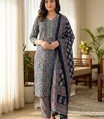 Women Floral Printed Regular Pure Cotton Kurta with Trousers & With Dupatta