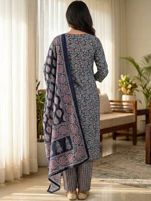Women Floral Printed Regular Pure Cotton Kurta with Trousers & With Dupatta 2