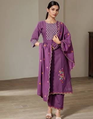 Women Embroidered Straight Kurta Trousers With Dupatta 1
