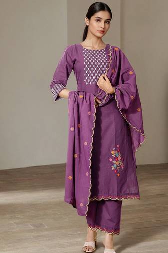 Women Embroidered Straight Kurta Trousers With Dupatta
