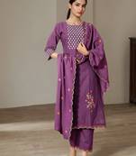 Women Embroidered Straight Kurta Trousers With Dupatta