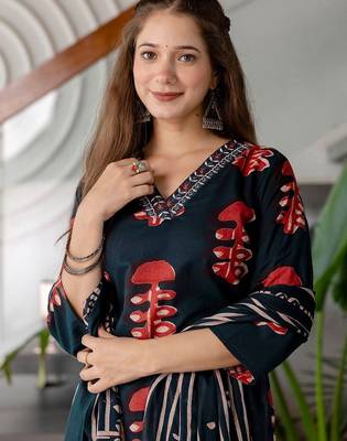 Floral Printed V-Neck Straight Kurta With Trousers & Dupatta 2