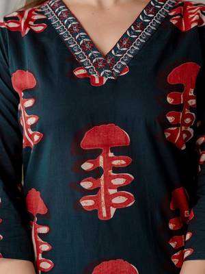 Floral Printed V-Neck Straight Kurta With Trousers & Dupatta 4