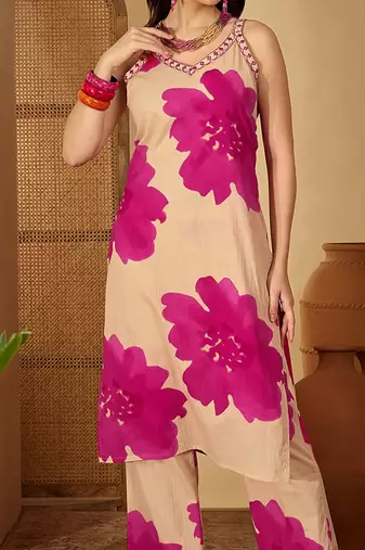 Women Floral Printed Kurta with Trousers & Dupatta