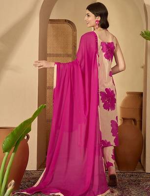 Women Floral Printed Kurta with Trousers & Dupatta 5