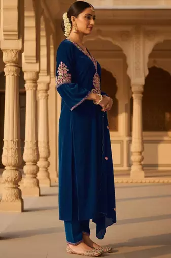 Women Ethnic Motifs Embroidered Regular Thread Work Velvet Kurta with Trousers & With Dupatta