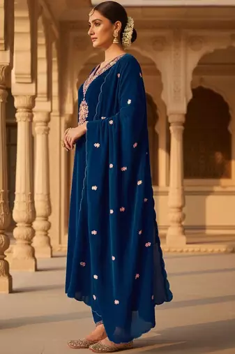 Women Ethnic Motifs Embroidered Regular Thread Work Velvet Kurta with Trousers & With Dupatta