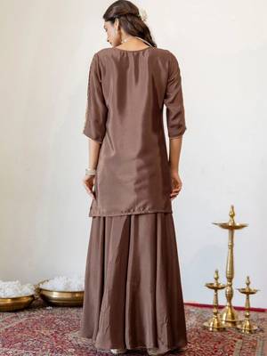 Women Ethnic Motifs Embroidered Regular Thread Work Kurta With Sharara & Dupatta 2