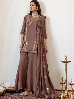 Women Ethnic Motifs Embroidered Regular Thread Work Kurta With Sharara & Dupatta 3