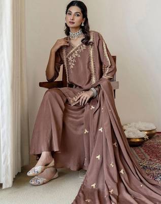 Women Ethnic Motifs Embroidered Regular Thread Work Kurta With Sharara & Dupatta 4