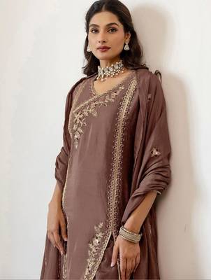 Women Ethnic Motifs Embroidered Regular Thread Work Kurta With Sharara & Dupatta 7